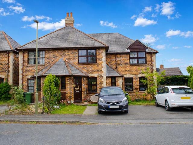 House for sale in Highcroft, Berrick Salome