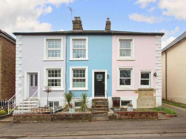 House for sale in Moorend, Pouchen End