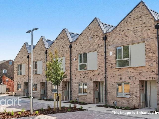 House for sale in Froggatt, East Midlands