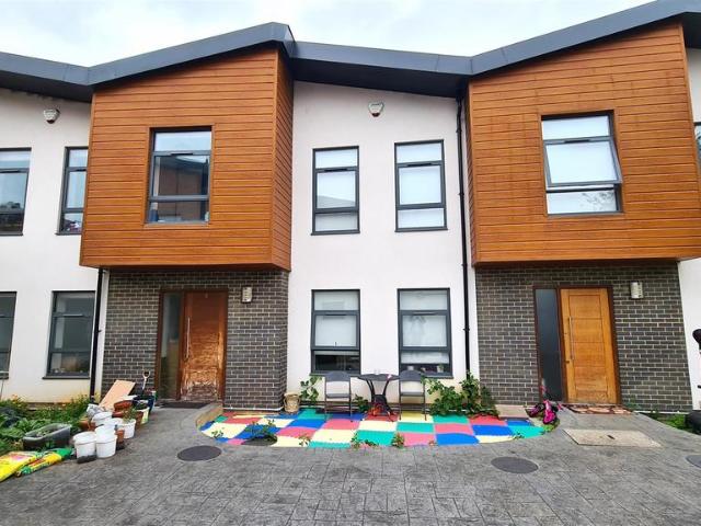 House for sale in Greater London