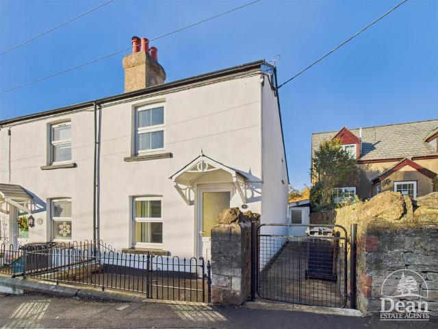 House for sale in Bromsberrow Heath, Gloucestershire