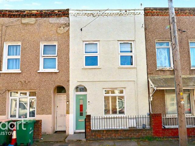 House for sale in Canning Town, Greater London