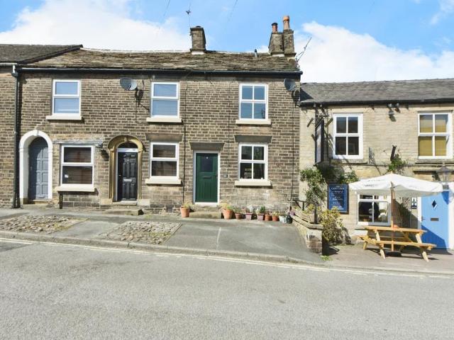 House for sale in Buxworth, Charlesworth
