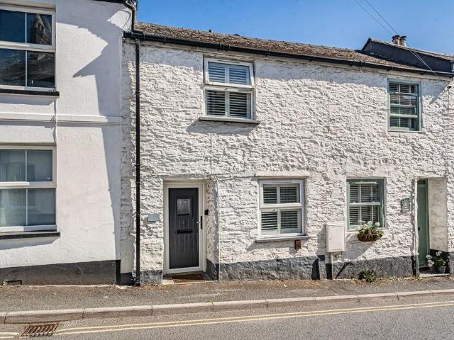 House for sale in Weir Quay, Devon