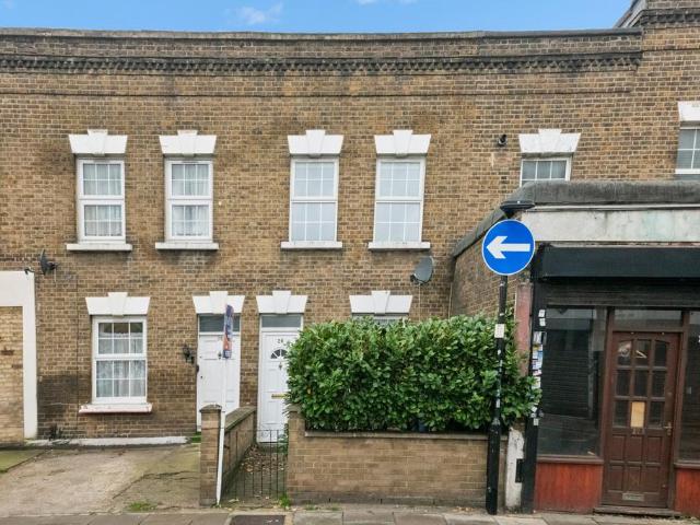 House for sale in London Borough of Ealing, Cat Hill