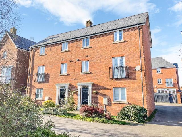 House for sale in Oxley Park, Shenley Church End