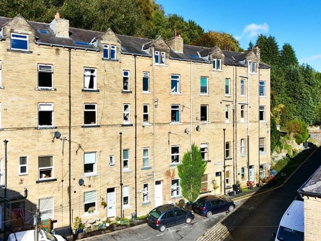 House for sale in Birchcliffe, Calderdale