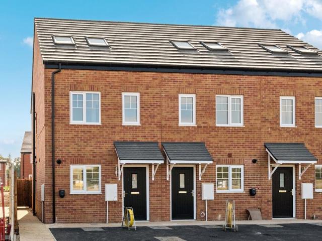House for sale in Barton In Fabis, East Midlands