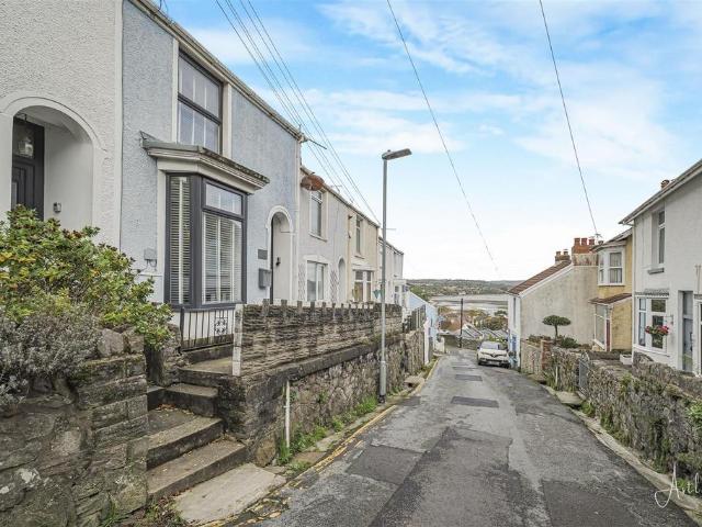 House for sale in Thistleboon, Mumbles ,the