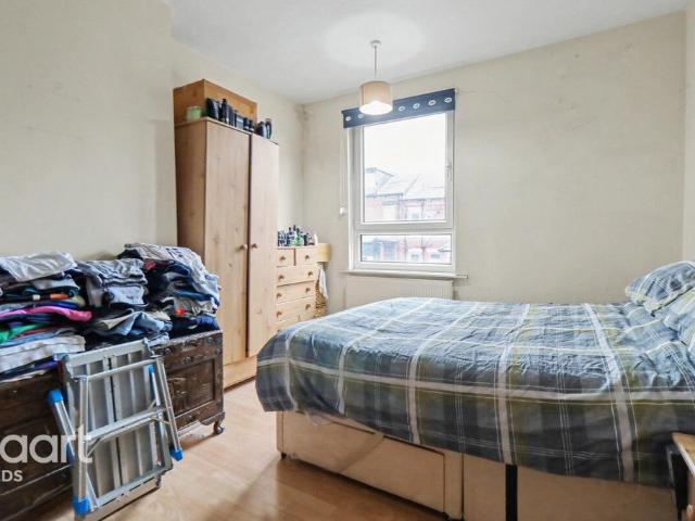 House for sale in East End Park, Leeds