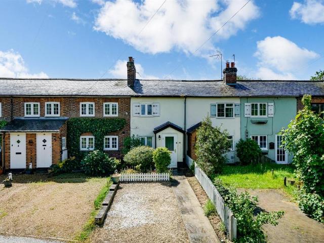 House for sale in Tyttenhanger, Five Acres