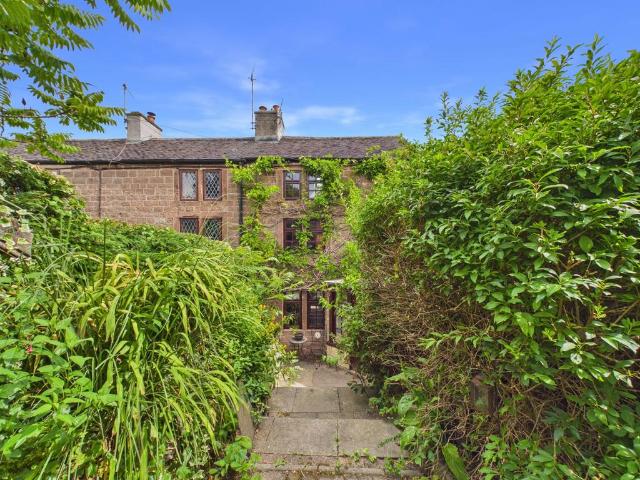House for sale in Froggatt, East Midlands