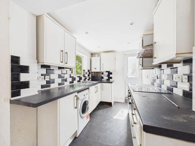 House for sale in Chatham
