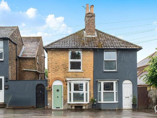 House for sale in Oad Street, Kent