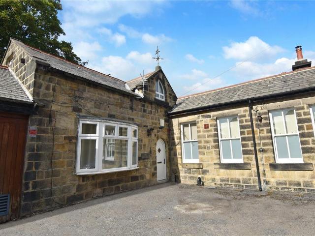 House for sale in Farsley, West Yorkshire