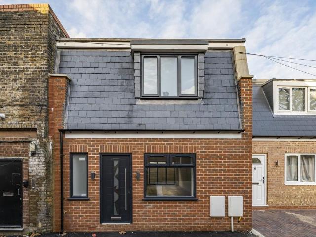 House for sale in London Borough of Lewisham, Greater London