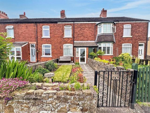 House for sale in Kingsley Moor, Staffordshire