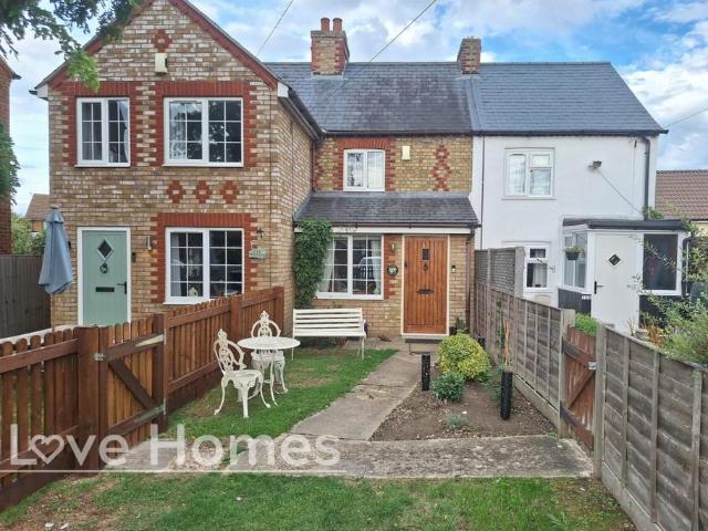 House for sale in Barton-le-clay, Bedfordshire