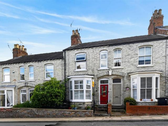 House for sale in High Field, York