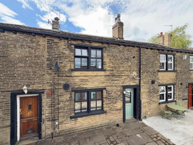 House for sale in Farsley, West Yorkshire
