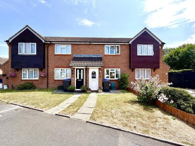 House for sale in Chessington, Greater London