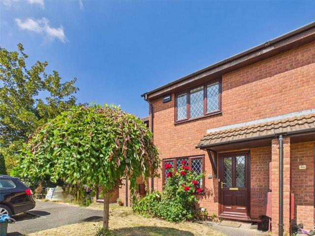 House for sale in Wotton, Gloucester
