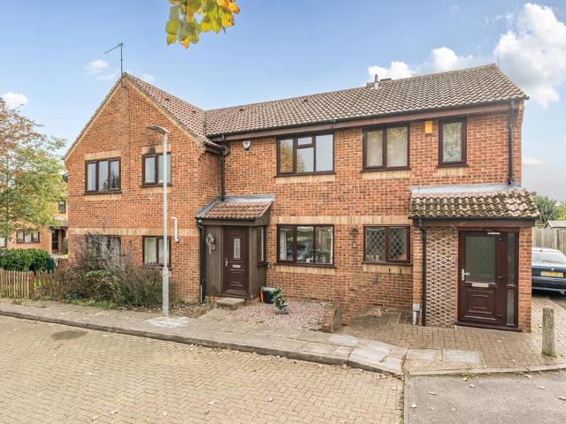 House for sale in Maple Cross, Three Rivers