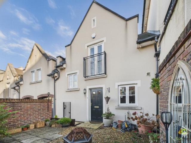 House for sale in Swanscombe and Greenhithe, Monks Orchard