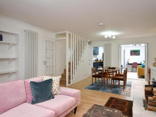 House for sale in Bohemia, Guestling Green