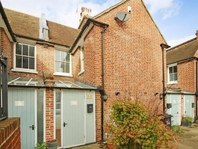 House for sale in St. Mildred's, The Bridge