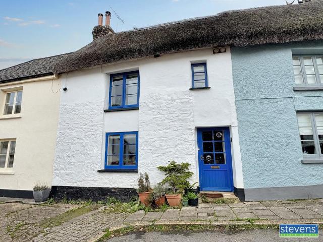 House for sale in Weir Quay, Devon