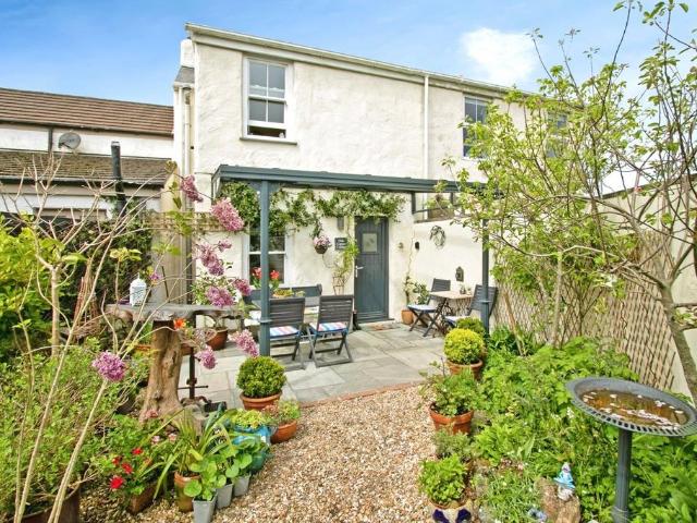 House for sale in Roseworthy, Cornwall