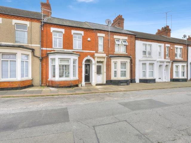 House for sale in Northampton, Northamptonshire