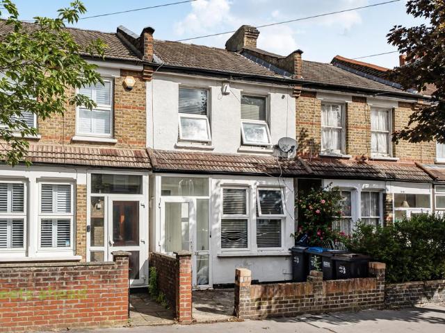 House for sale in London Borough of Croydon, Selhurst