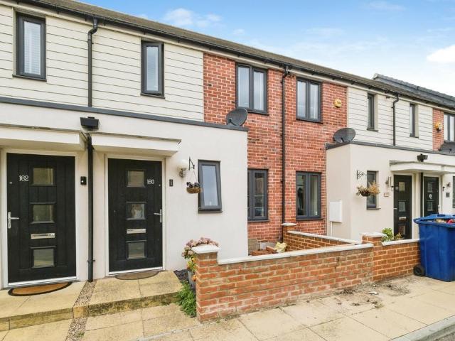 House for sale in Aveley, Essex