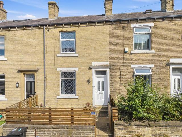 House for sale in Elland, West Yorkshire