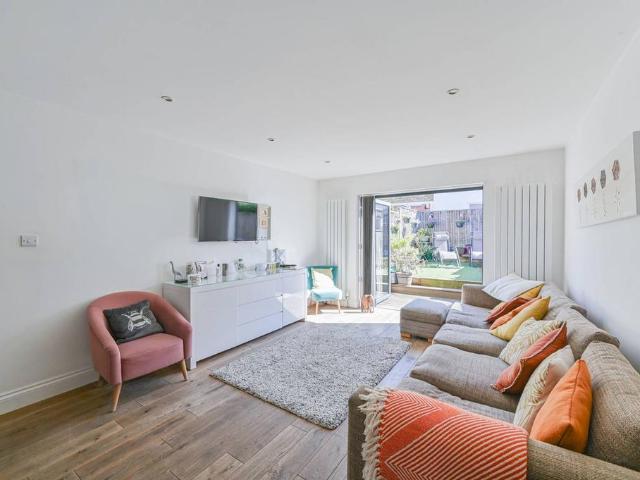 House for sale in Balham, Greater London