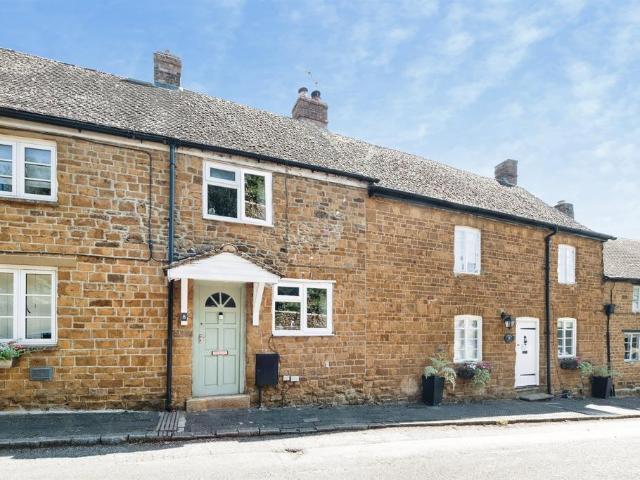 House for sale in Evershot, Oxfordshire