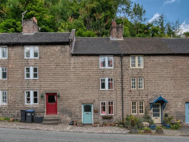 House for sale in Froggatt, East Midlands