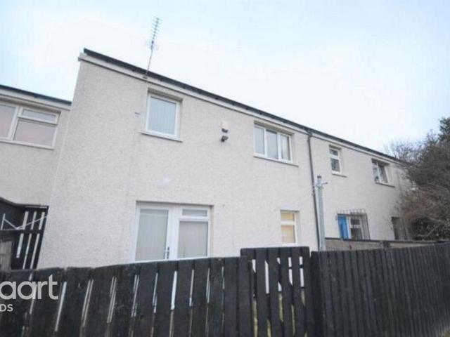 House for sale in Wortley, West Yorkshire