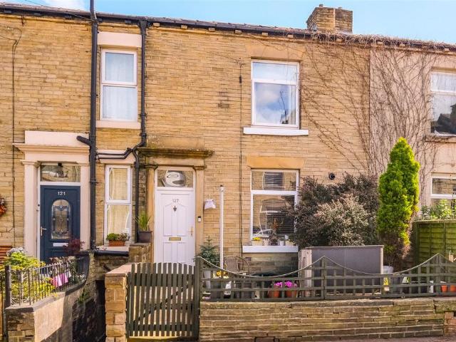 House for sale in Brookfoot, Rastrick