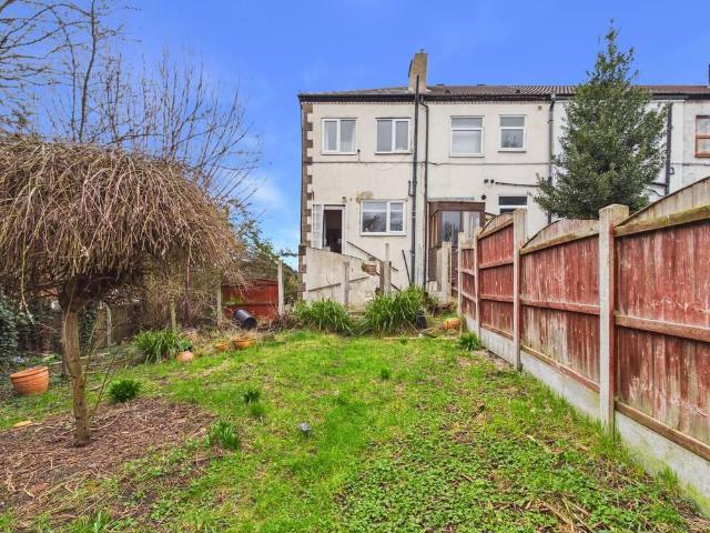 House for sale in Ferrybridge, West Yorkshire