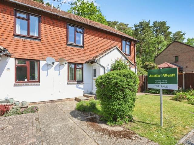 House for sale in Creekmoor, Poole
