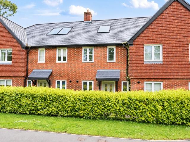 House for sale in Kings Gate, Winchester