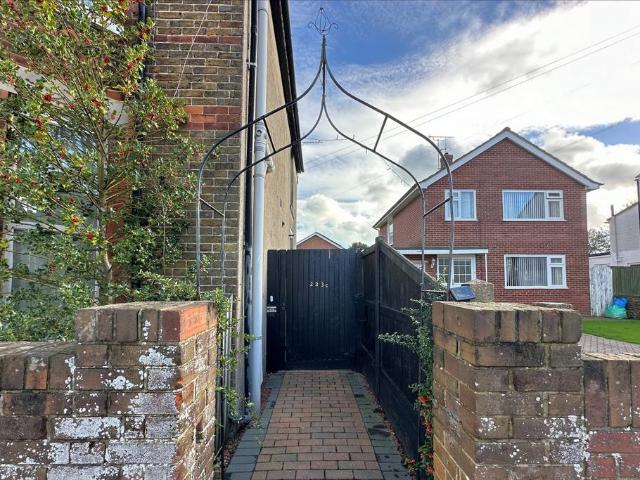House for sale in Mill Hill, Ash