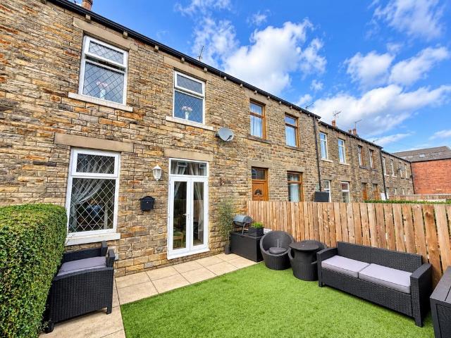 House for sale in Cleckheaton, Kirklees
