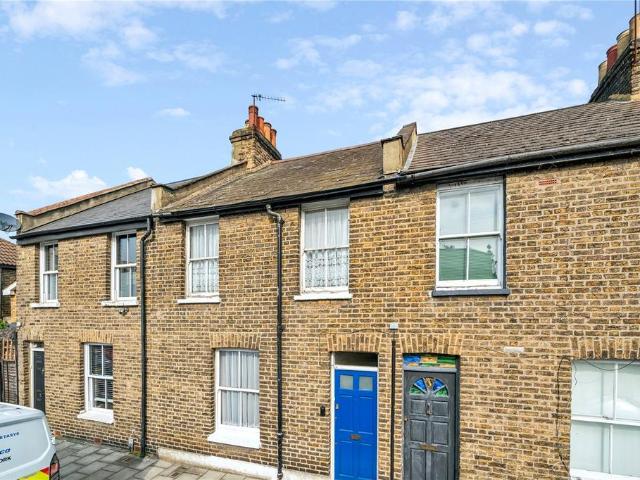 House for sale in Earlsfield, Greater London