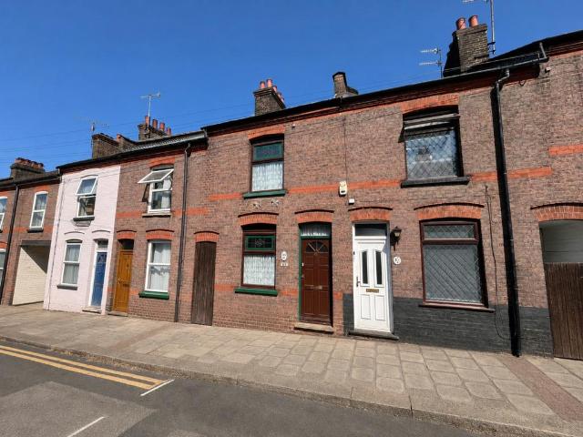 House for sale in Spring Park, Luton