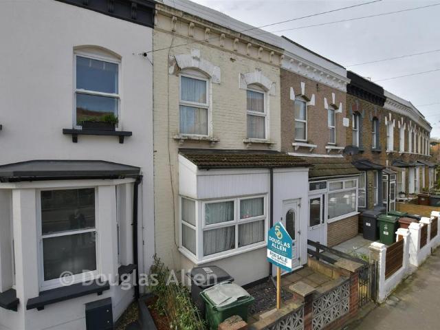 House for sale in Upper Walthamstow, Greater London