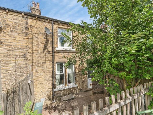 House for sale in Huddersfield, Kirklees